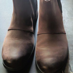 Sorel Emelie Chelsea Waterproof Boot size 7.5